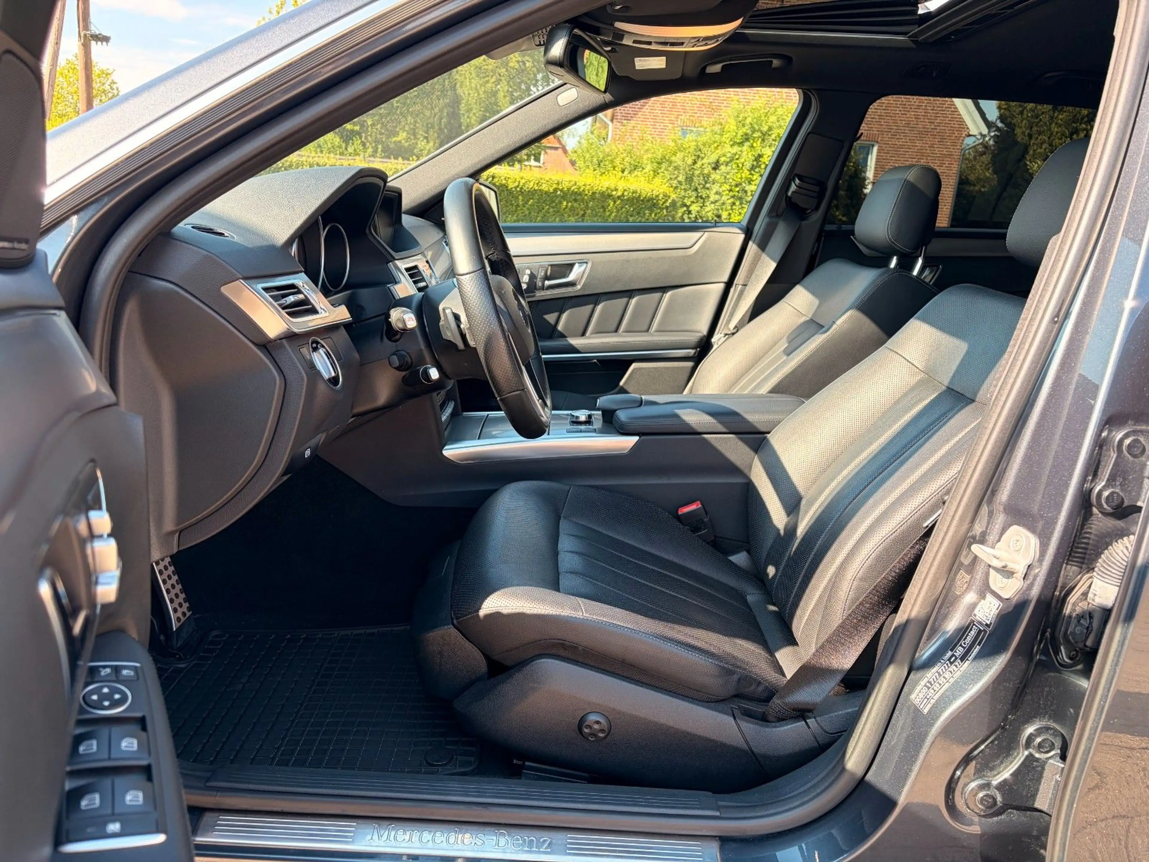 Mercedes-Benz E 350 D BlueTec 4M AMG/SHGD/MEM/360/AIR/ILS/KEYL — photo 10
