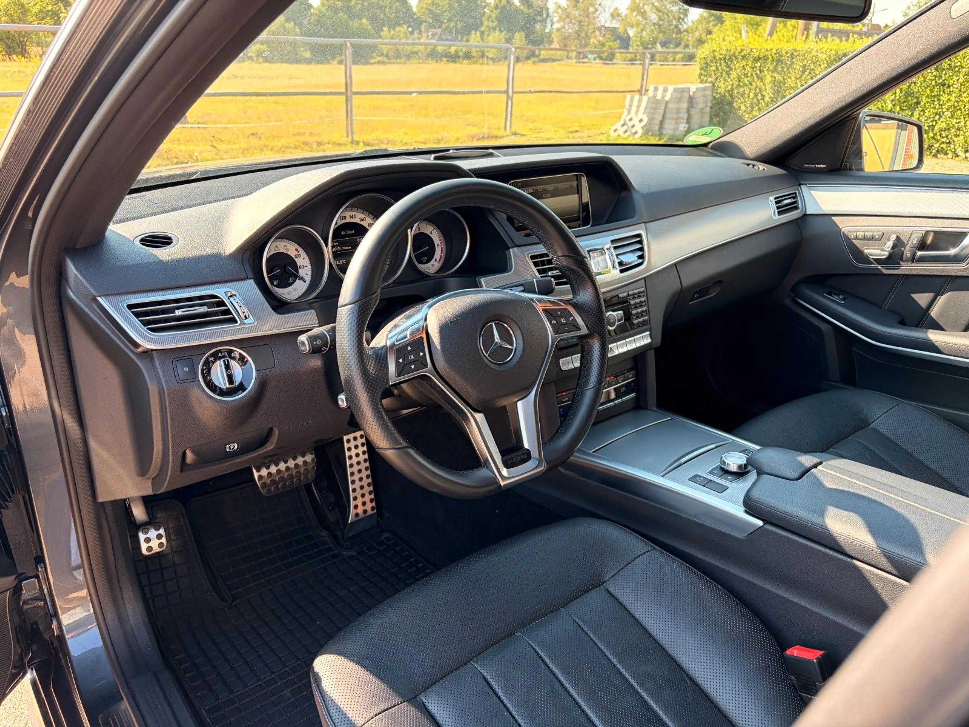 Mercedes-Benz E 350 D BlueTec 4M AMG/SHGD/MEM/360/AIR/ILS/KEYL — photo 9