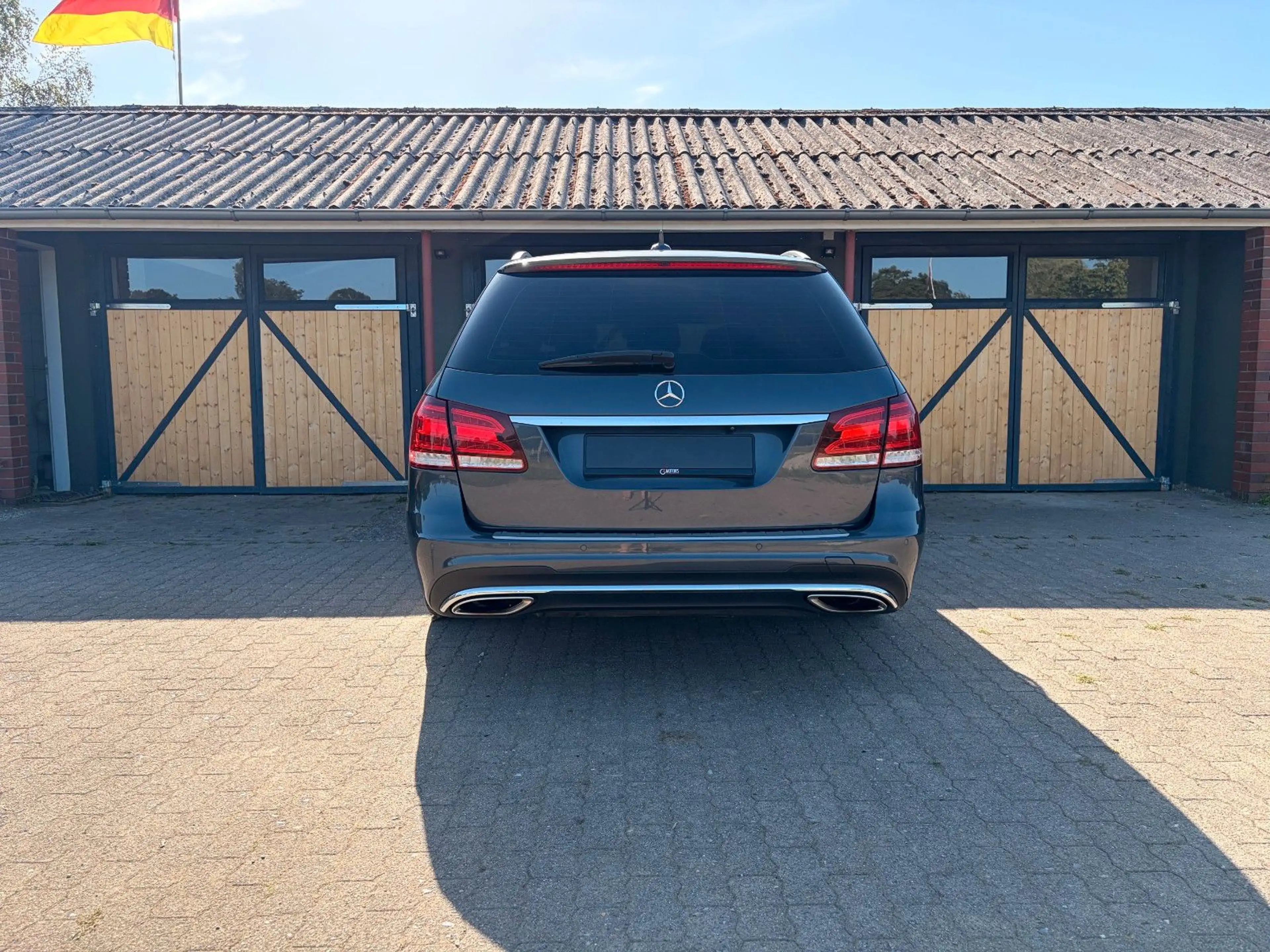 Mercedes-Benz E 350 D BlueTec 4M AMG/SHGD/MEM/360/AIR/ILS/KEYL — photo 4