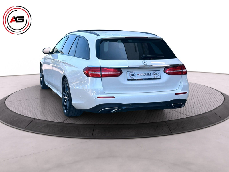 Mercedes-Benz E 220 dT AMG MULTIB DISTR 360° PANO NIGHT CARPLAY — photo 4