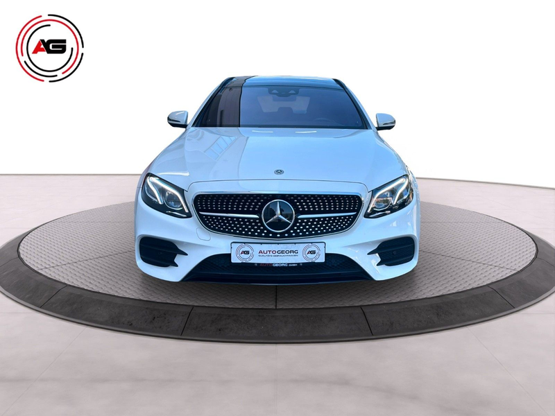 Mercedes-Benz E 220 dT AMG MULTIB DISTR 360° PANO NIGHT CARPLAY — photo 2