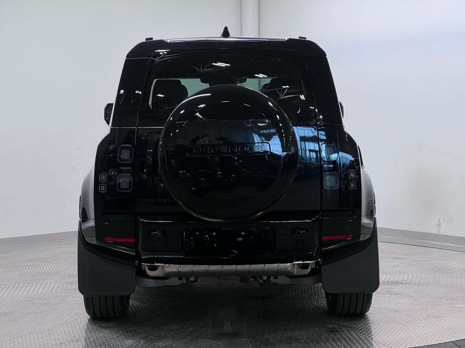 2026 Land Rover Defender 110 P400 X-DYNAMIC SE thumb 6
