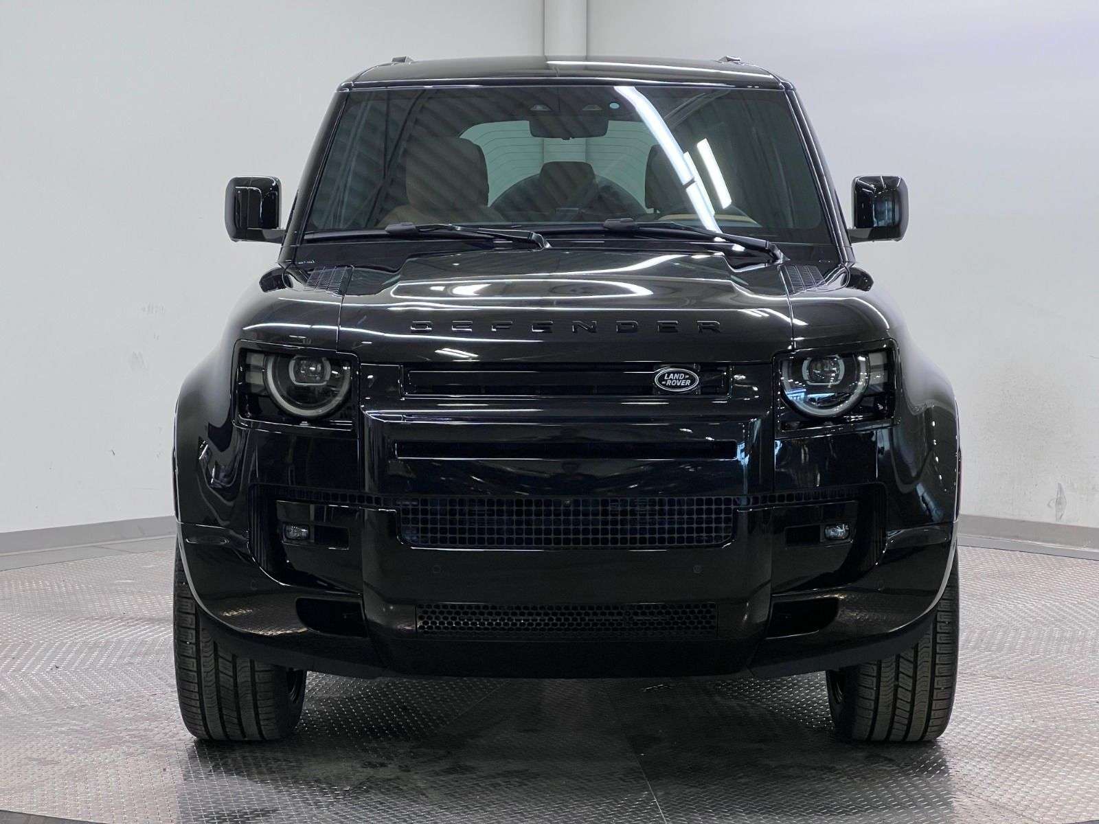 2026 Land Rover Defender 110 P400 X-DYNAMIC SE thumb 8