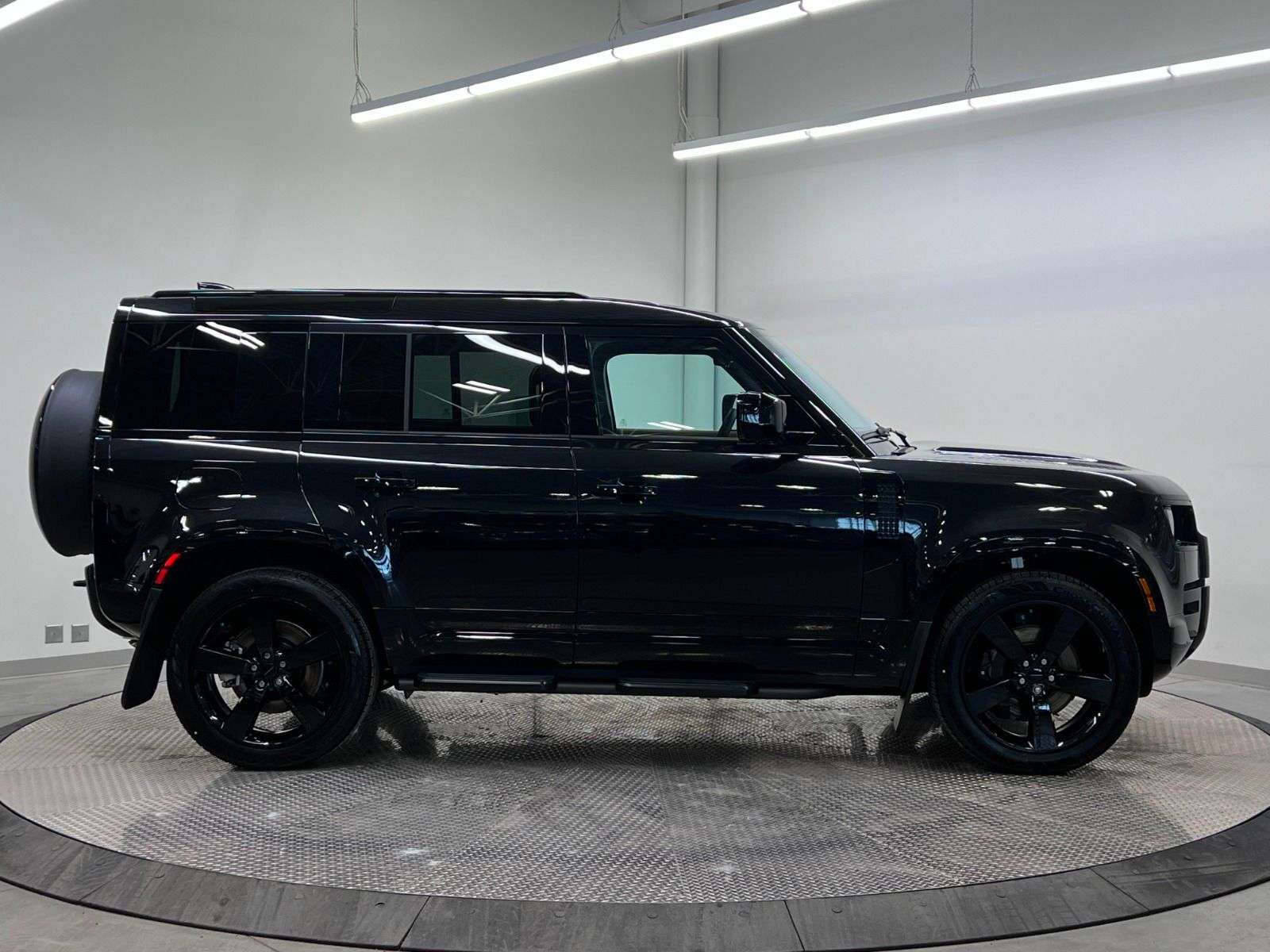 2026 Land Rover Defender 110 P400 X-DYNAMIC SE thumb 7