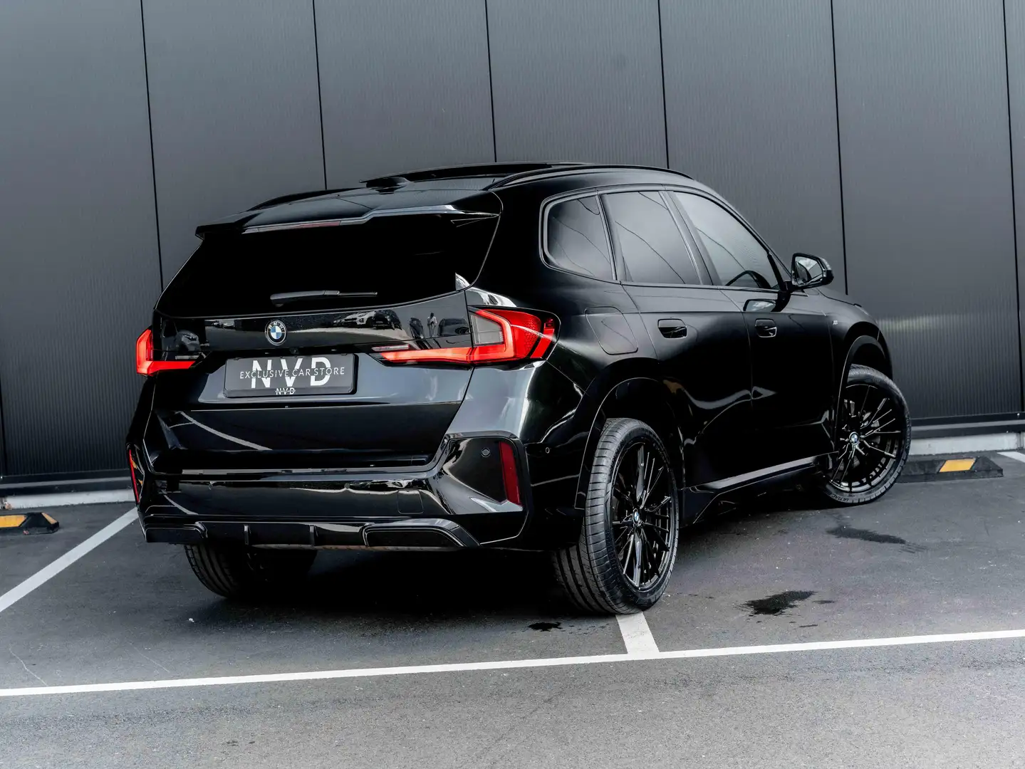 BMW X1 20i M Sport | Pano | ACC | Memory seats | H.kardon Zwart - 2