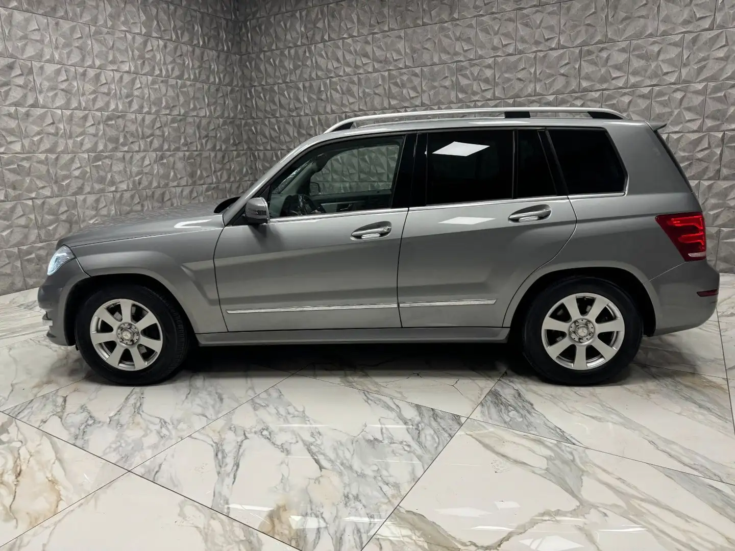 Mercedes-Benz GLK 220 Mercedes-Benz GLK 220 BlueTec 4MATIC Silber - 2