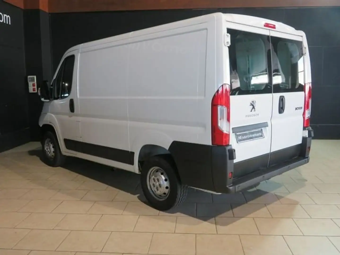 Peugeot Boxer 330 L1 H1 BHDI 88kW 120CV SS 6 Vel. M Blanco - 2