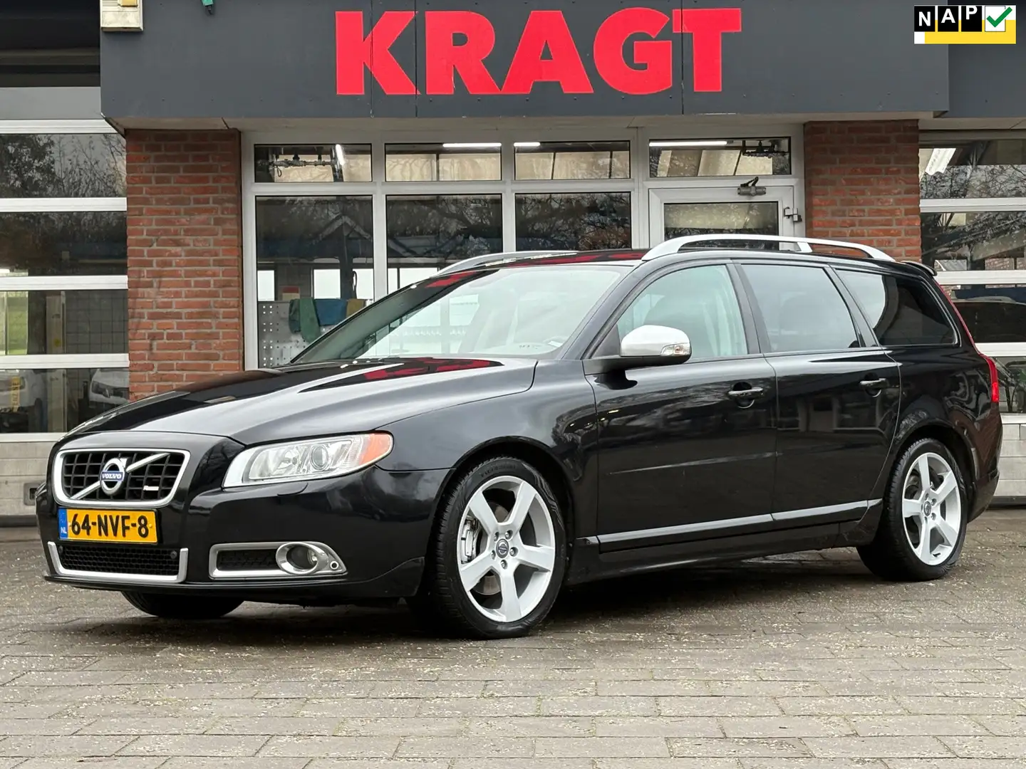 Volvo V70 R-Edition 2.0T 203 pk - Leder - Xenon - DVD scherm Schwarz - 1