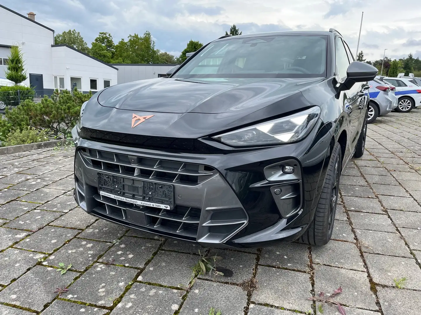CUPRA Terramar 1.5 eTSI 110 kW Matrix Sennheiser Schwarz - 1