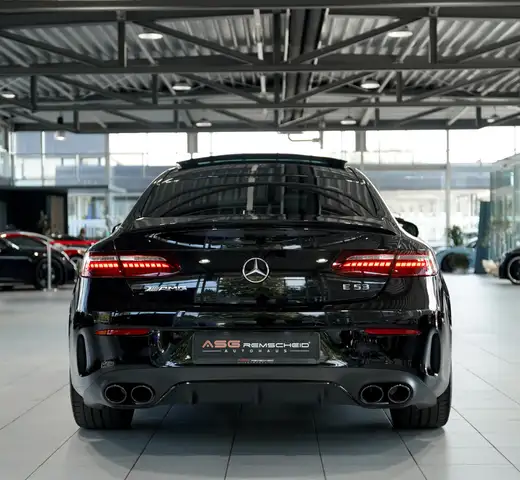 Mercedes-Benz E Class view 10