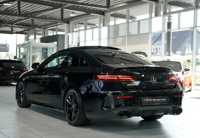Mercedes-Benz E Class view 11