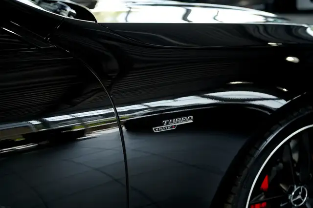 Mercedes-Benz E Class view 8