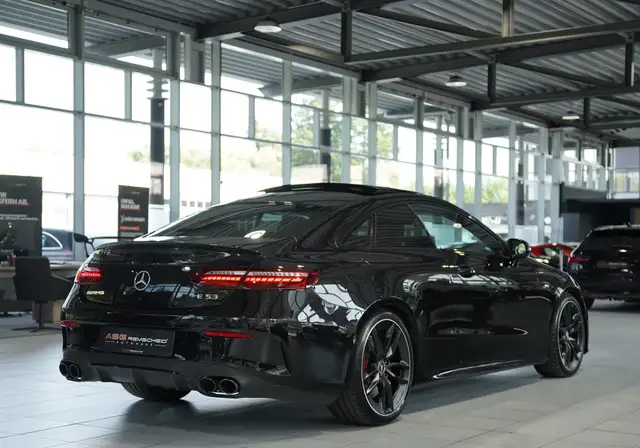 Mercedes-Benz E Class view 9