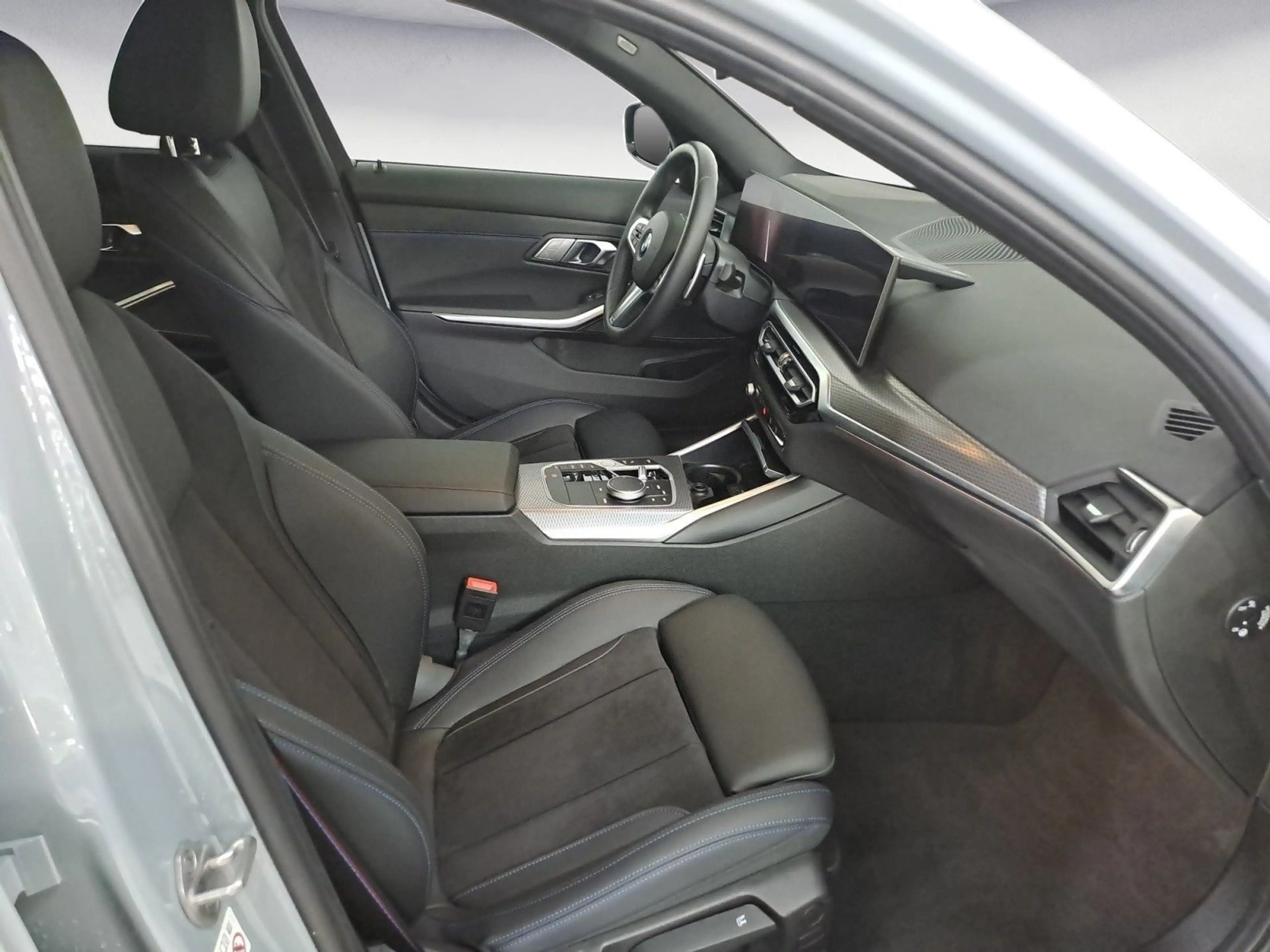 BMW 318 i M Sport Pro 19' Harman Kardon — photo 15