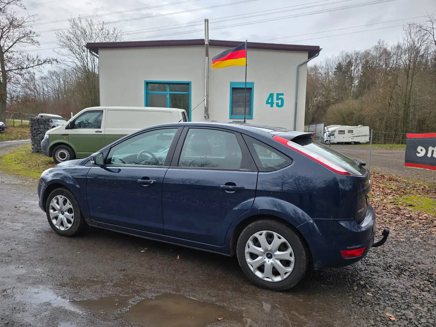 Ford Focus Style+, KLima, SR+WR, AHK, TÜV neu Blau - 2