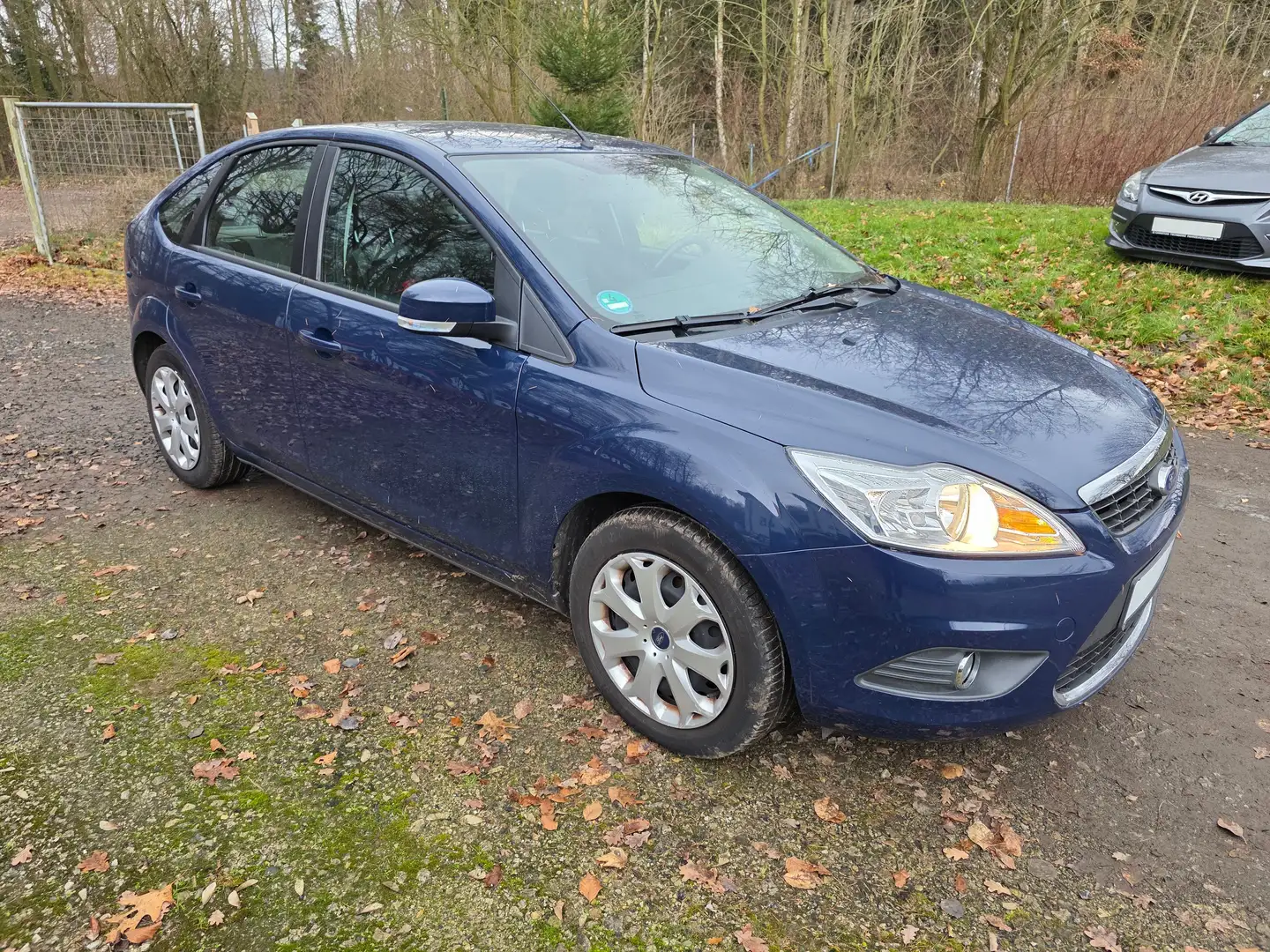 Ford Focus Style+, KLima, SR+WR, AHK, TÜV neu Blau - 1