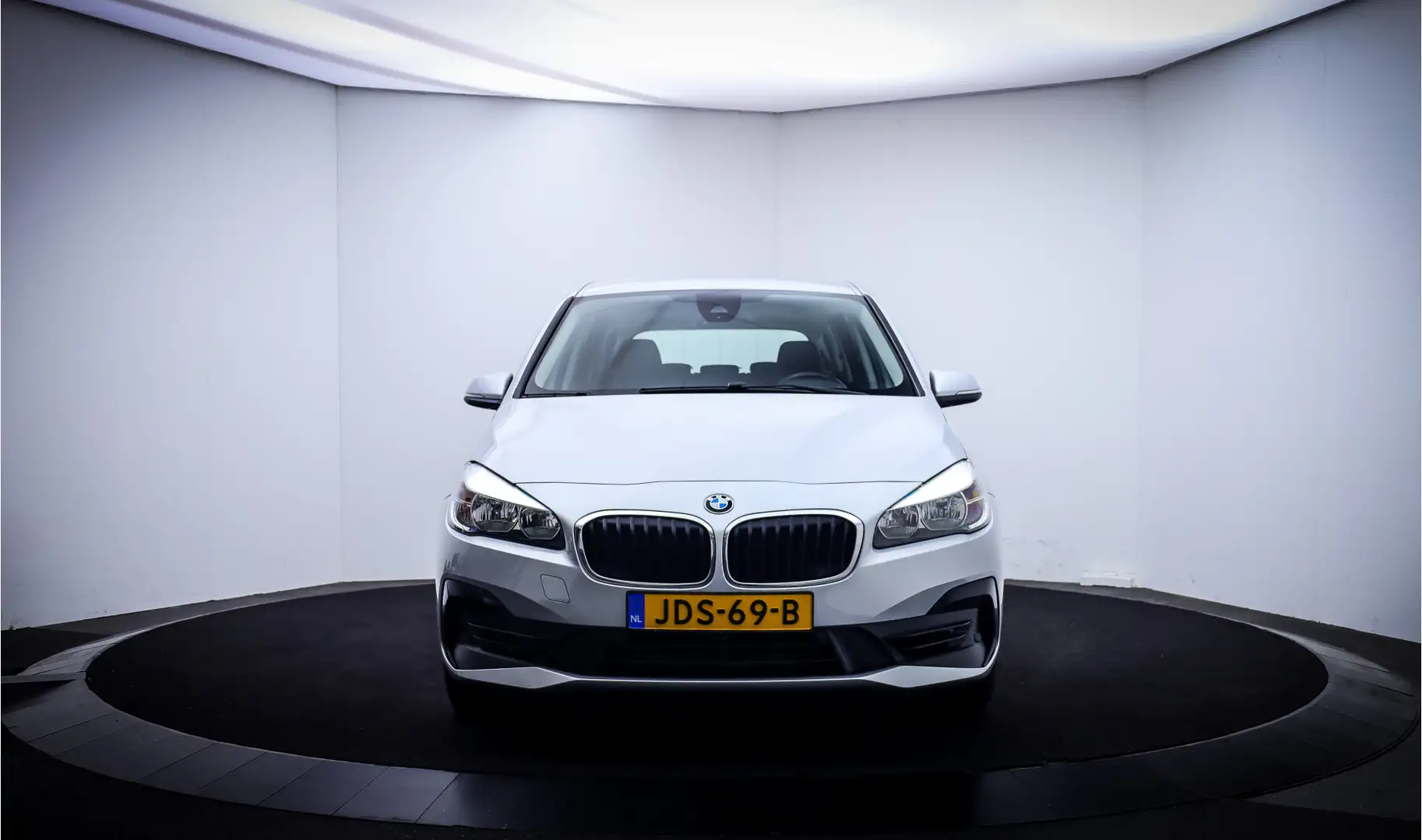 BMW 216 2-serie Gran Tourer 216i 7Pers.Executive Edition N Grijs - 2