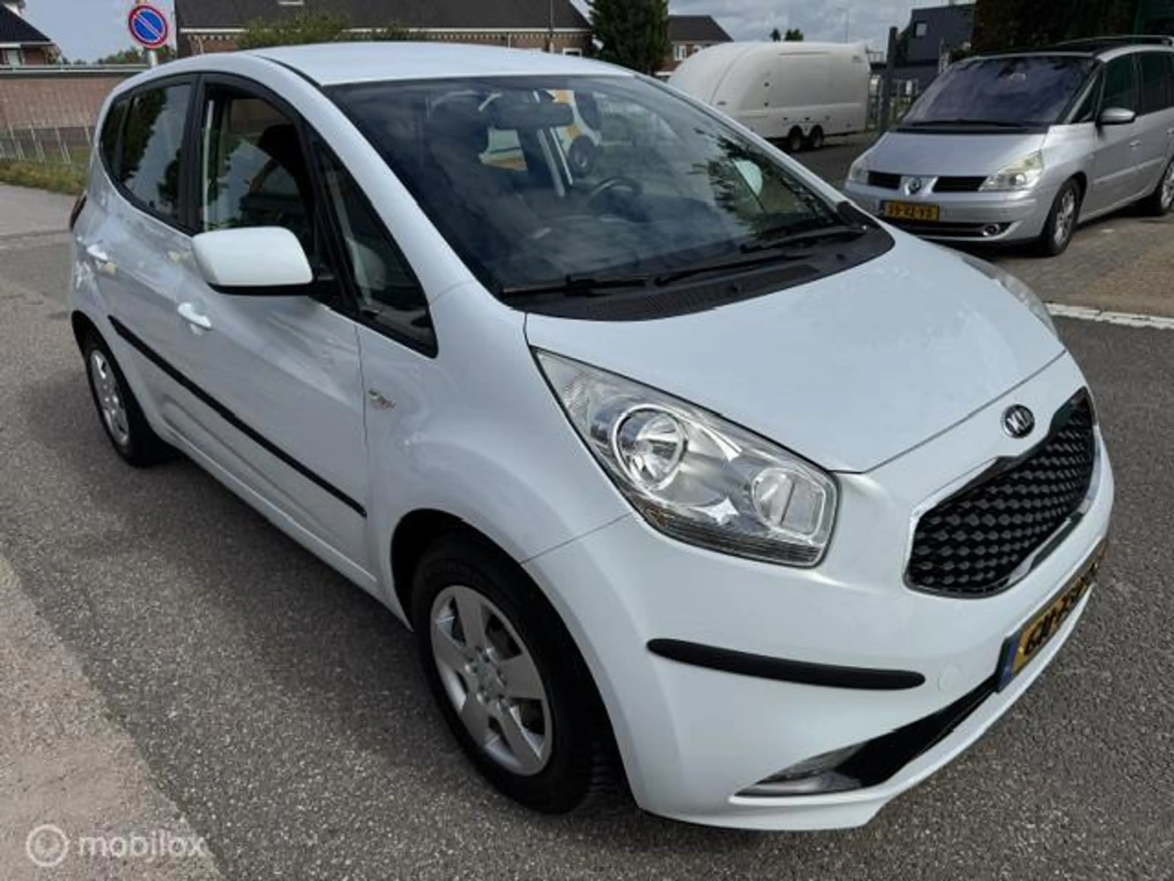 Kia Venga 1.6 CVVT DynamicLine Automaat , Airco , Navigatie — photo 7