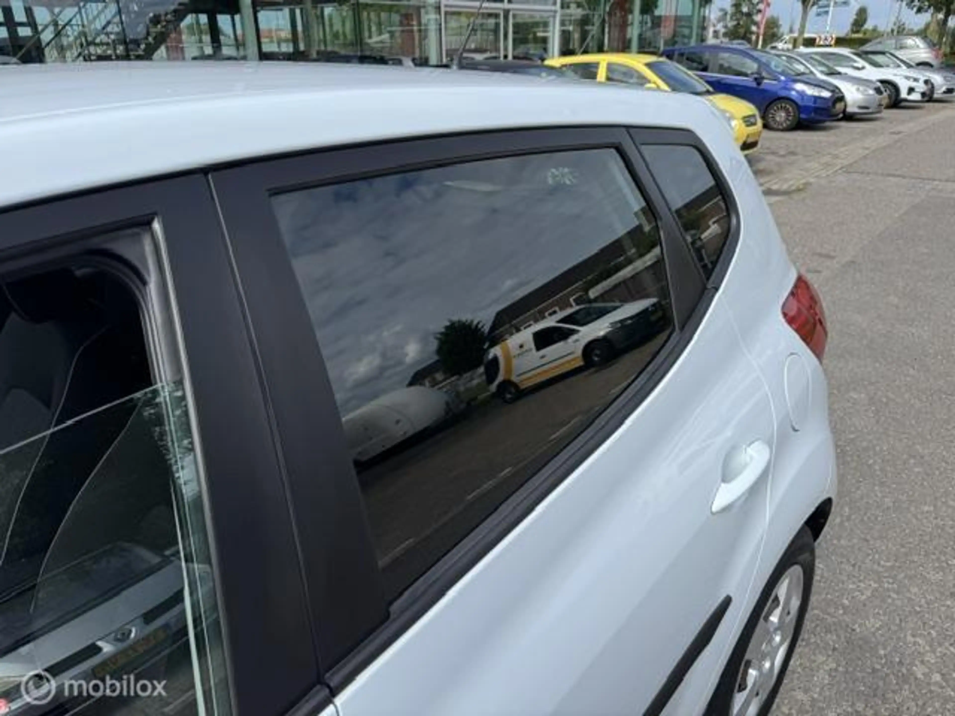 Kia Venga 1.6 CVVT DynamicLine Automaat , Airco , Navigatie — photo 11