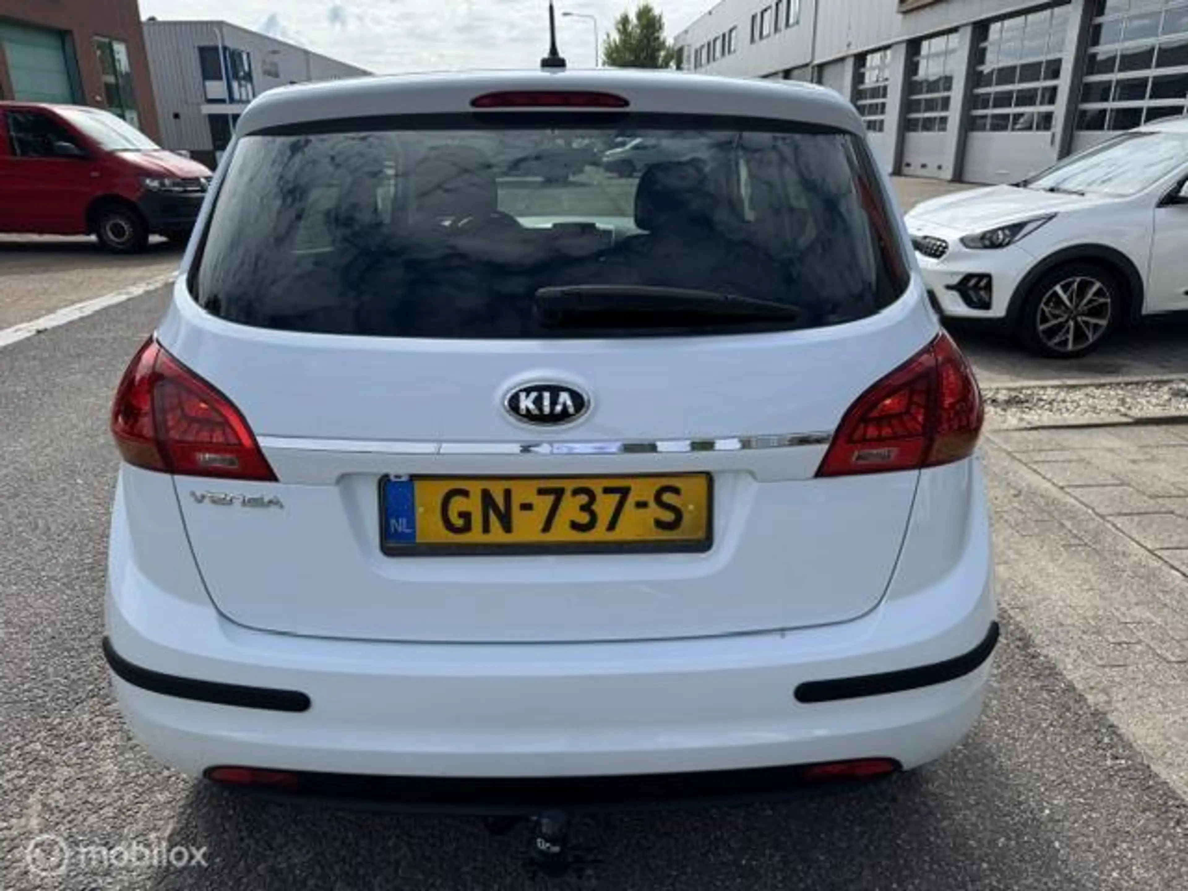 Kia Venga 1.6 CVVT DynamicLine Automaat , Airco , Navigatie — photo 4