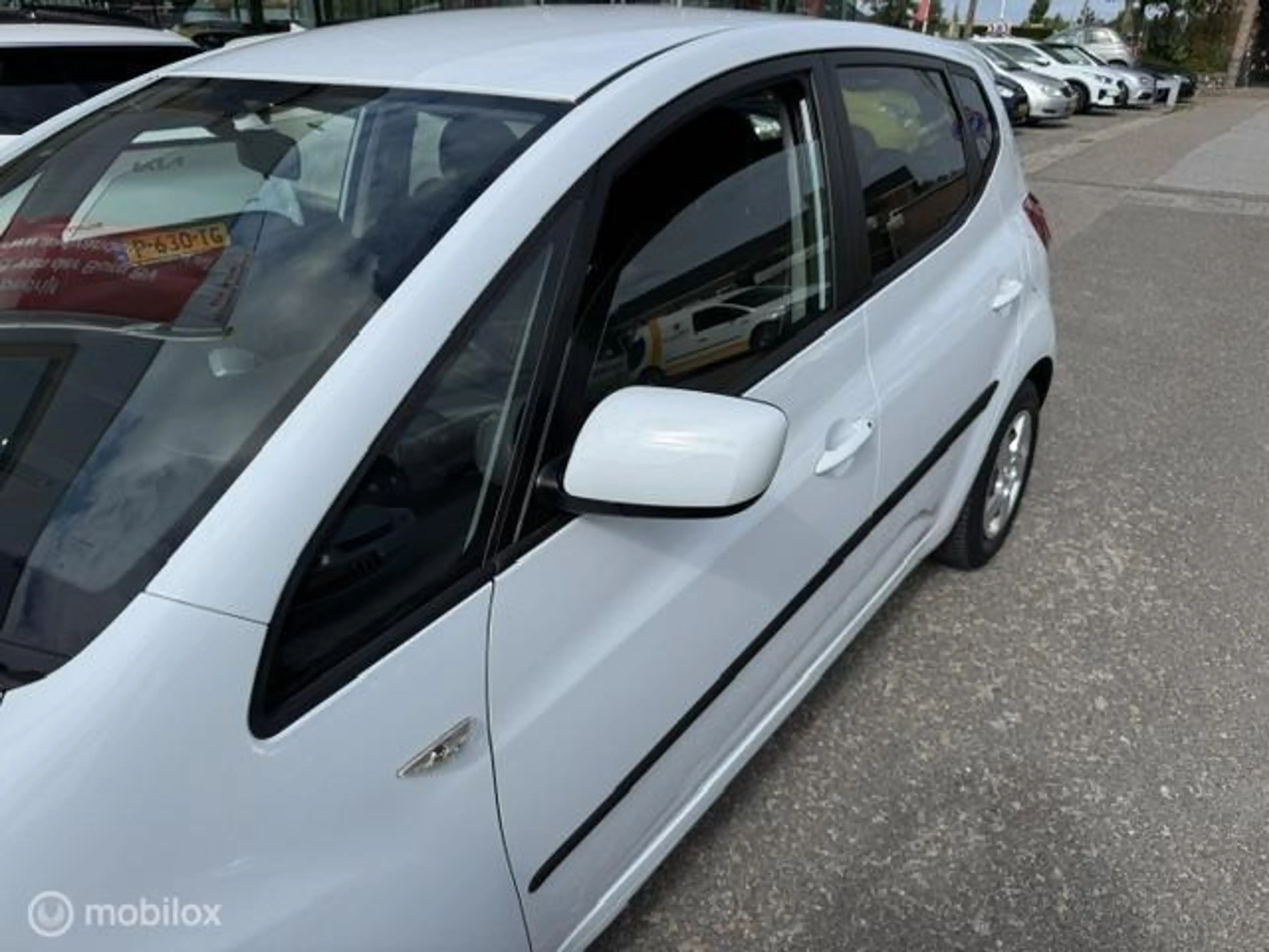 Kia Venga 1.6 CVVT DynamicLine Automaat , Airco , Navigatie — photo 10