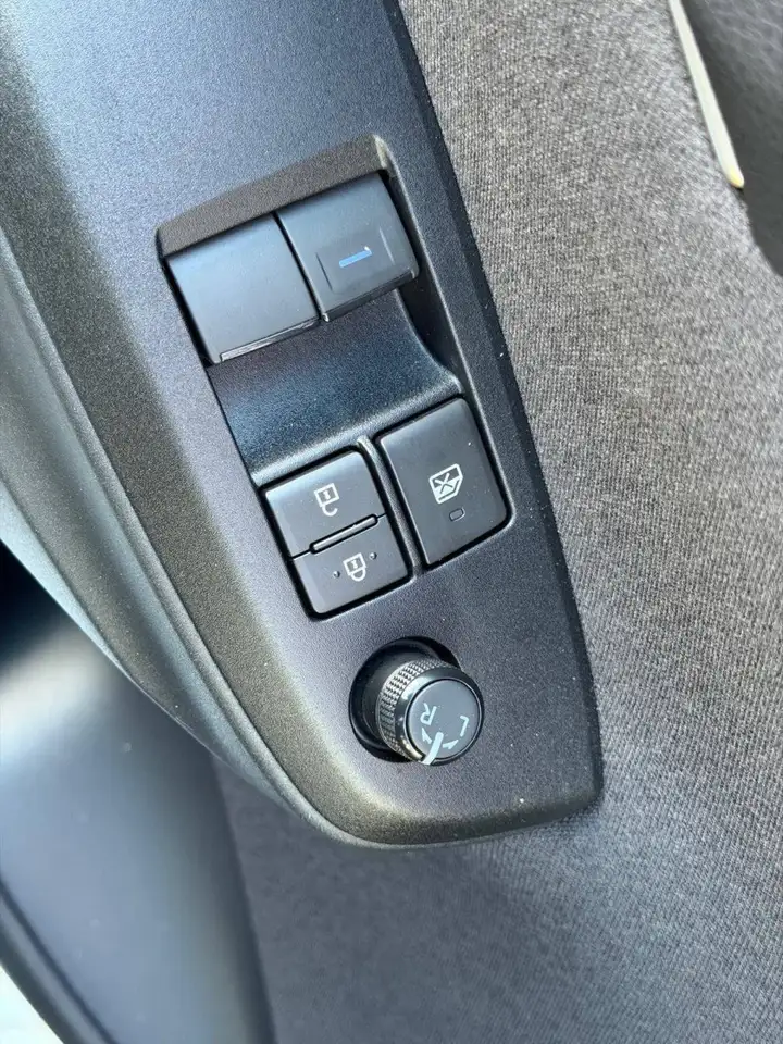 Toyota Yaris Yaris — photo 21