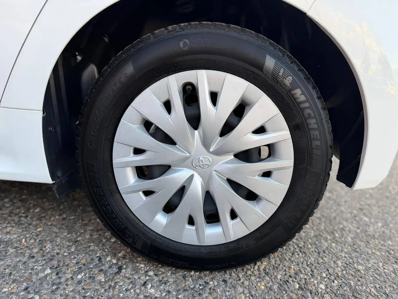 Toyota Yaris Yaris — photo 17