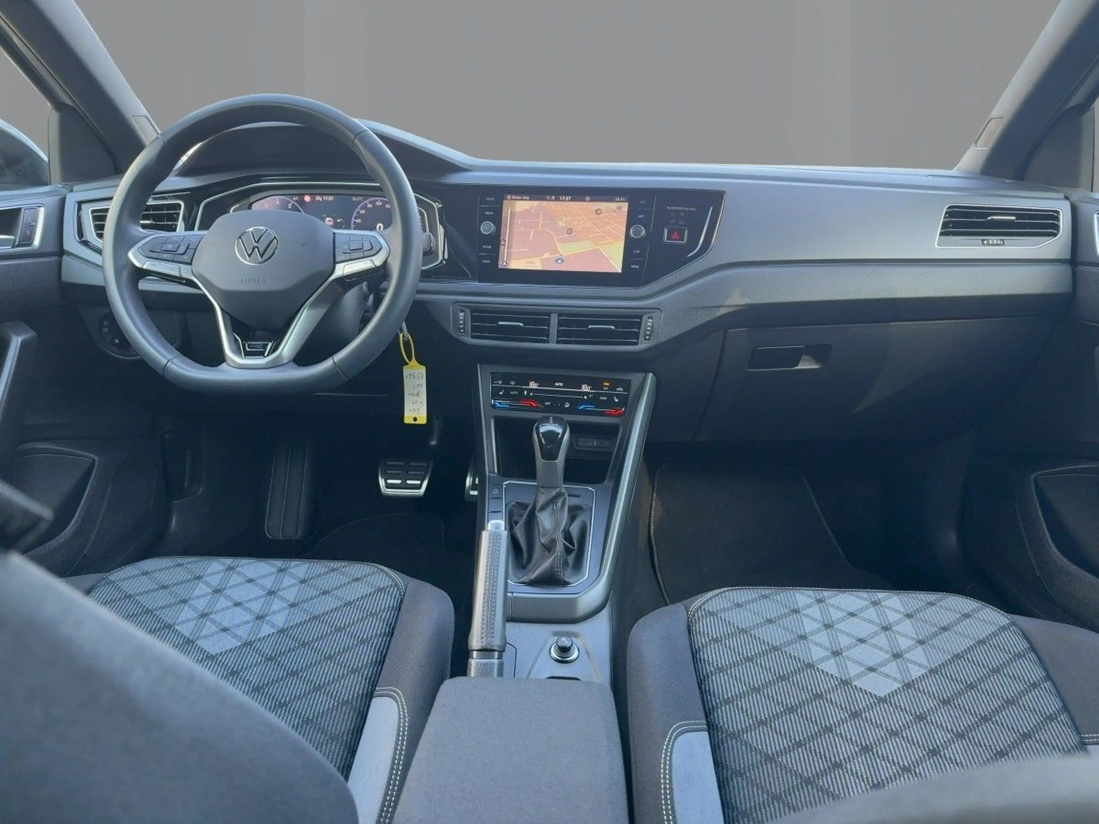 Volkswagen Taigo 1.0 TSI R-Line DSG LM18 Navi Kamera — photo 12