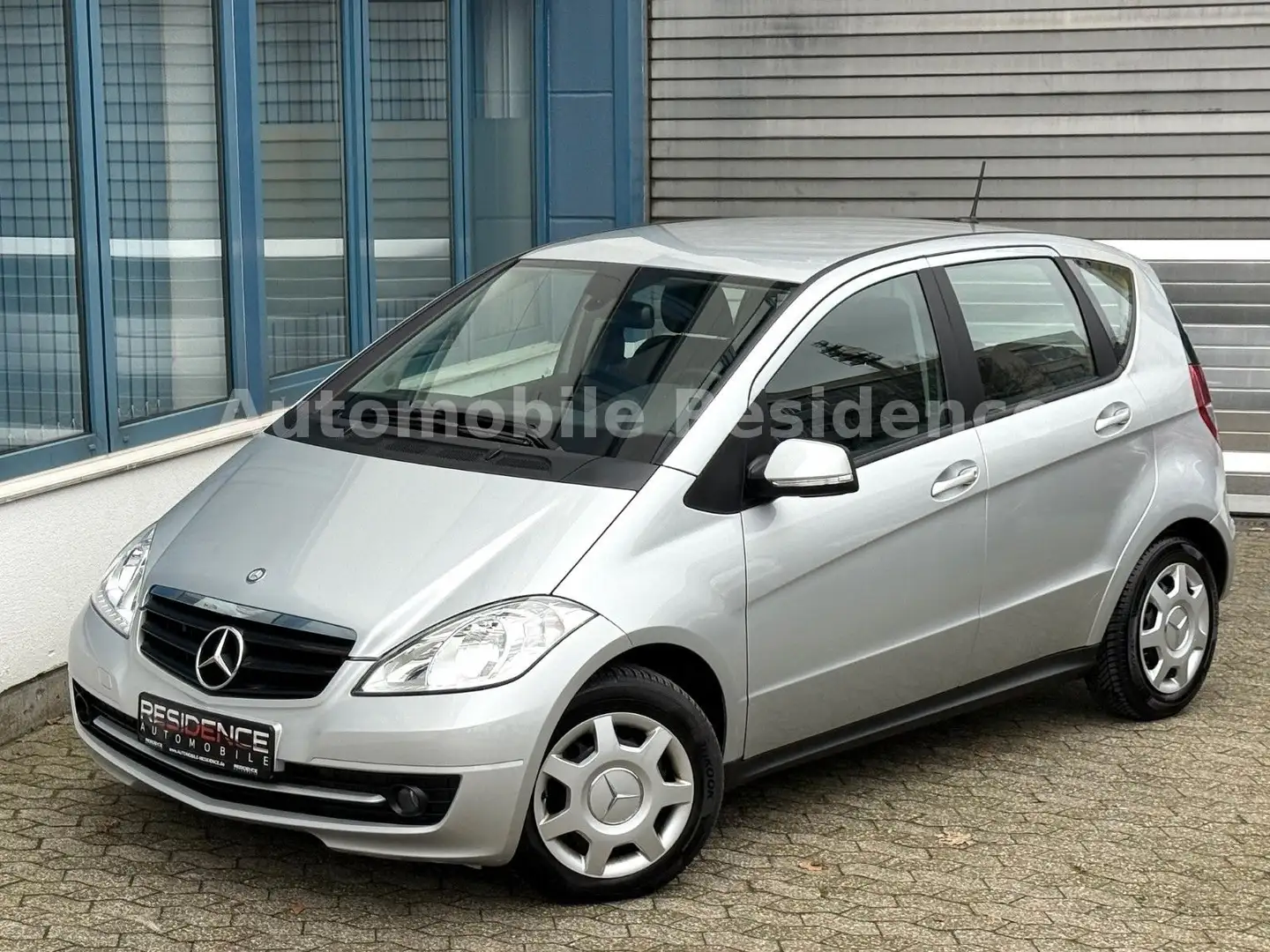 Mercedes-Benz A 160 AUT.*KLIMA*PDC*SHZ*TEMP*E-PAKET*2HD*TOP Argent - 2