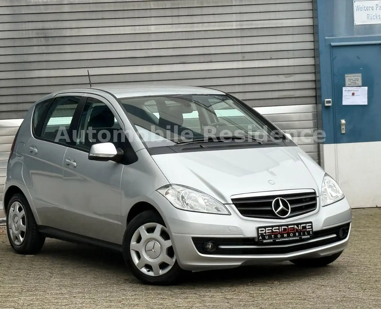 Mercedes-Benz A 160 AUT.*KLIMA*PDC*SHZ*TEMP*E-PAKET*2HD*TOP Argent - 1
