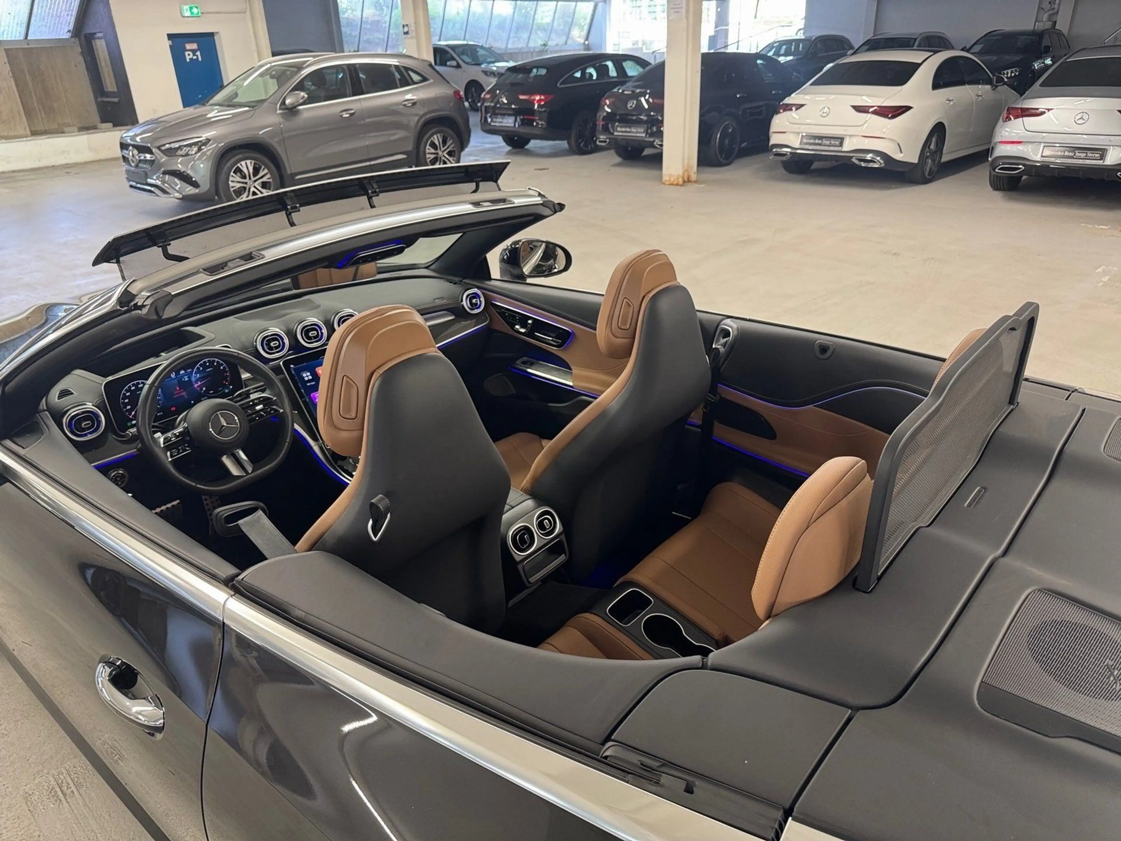 Mercedes-Benz CLE 200 AMG Cabrio*Distonic*Totwink*360*Head-Up* — photo 13