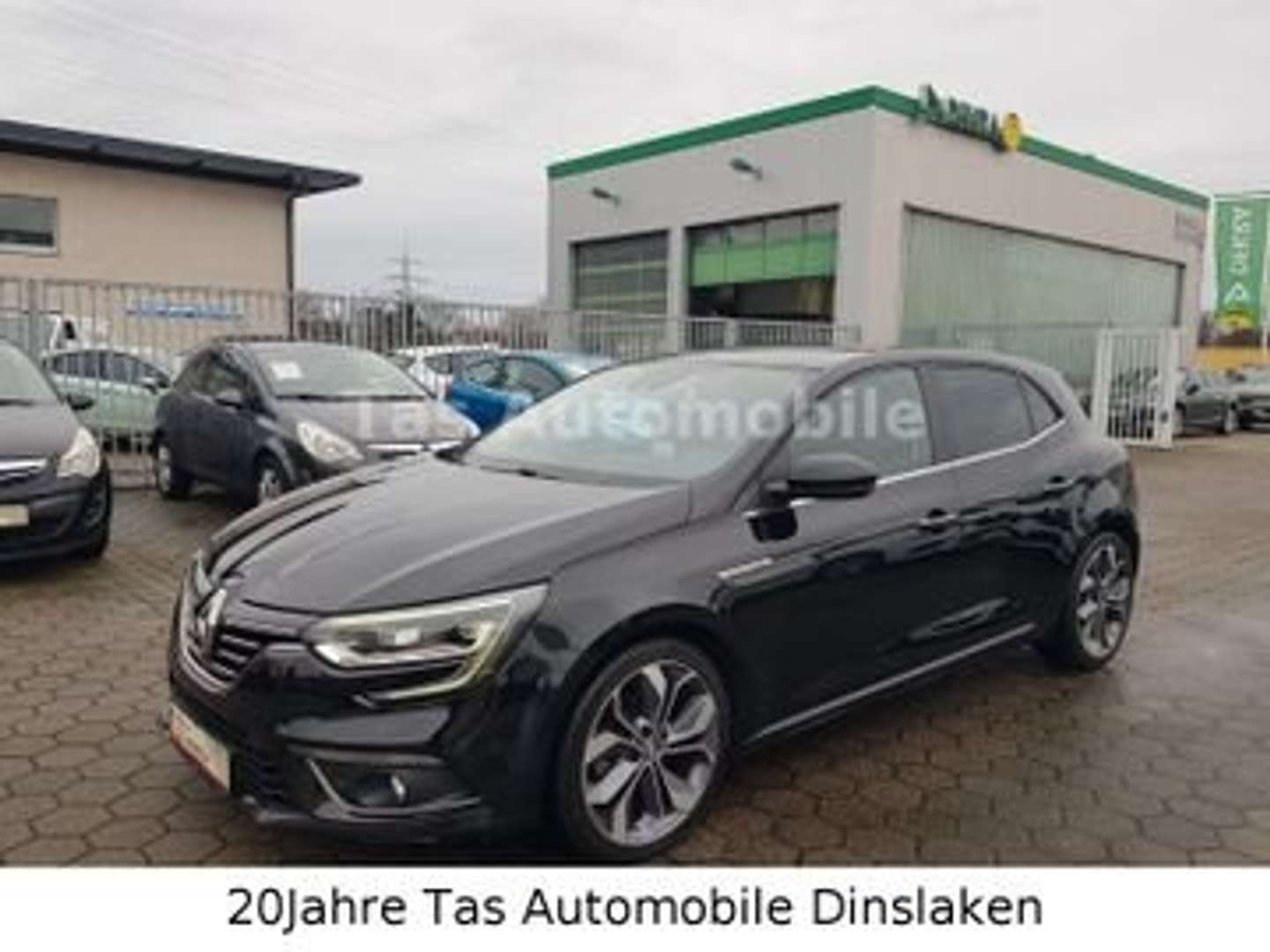 Renault Megane Limousine in Schwarz gebraucht in Dinslaken für € 11.999,-