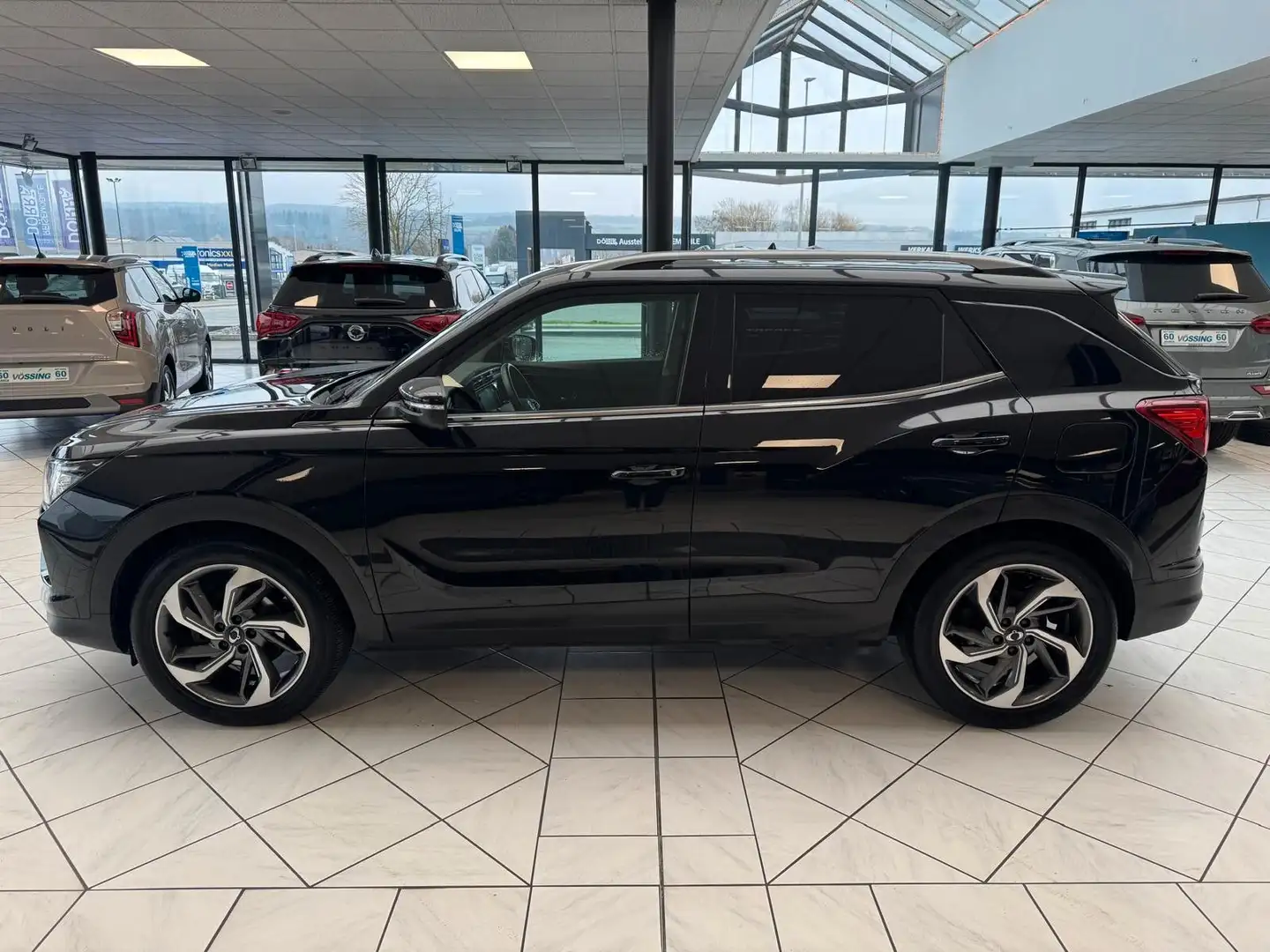 SsangYong Korando 1.6 XDi 2WD *8-Fach Schwarz - 2