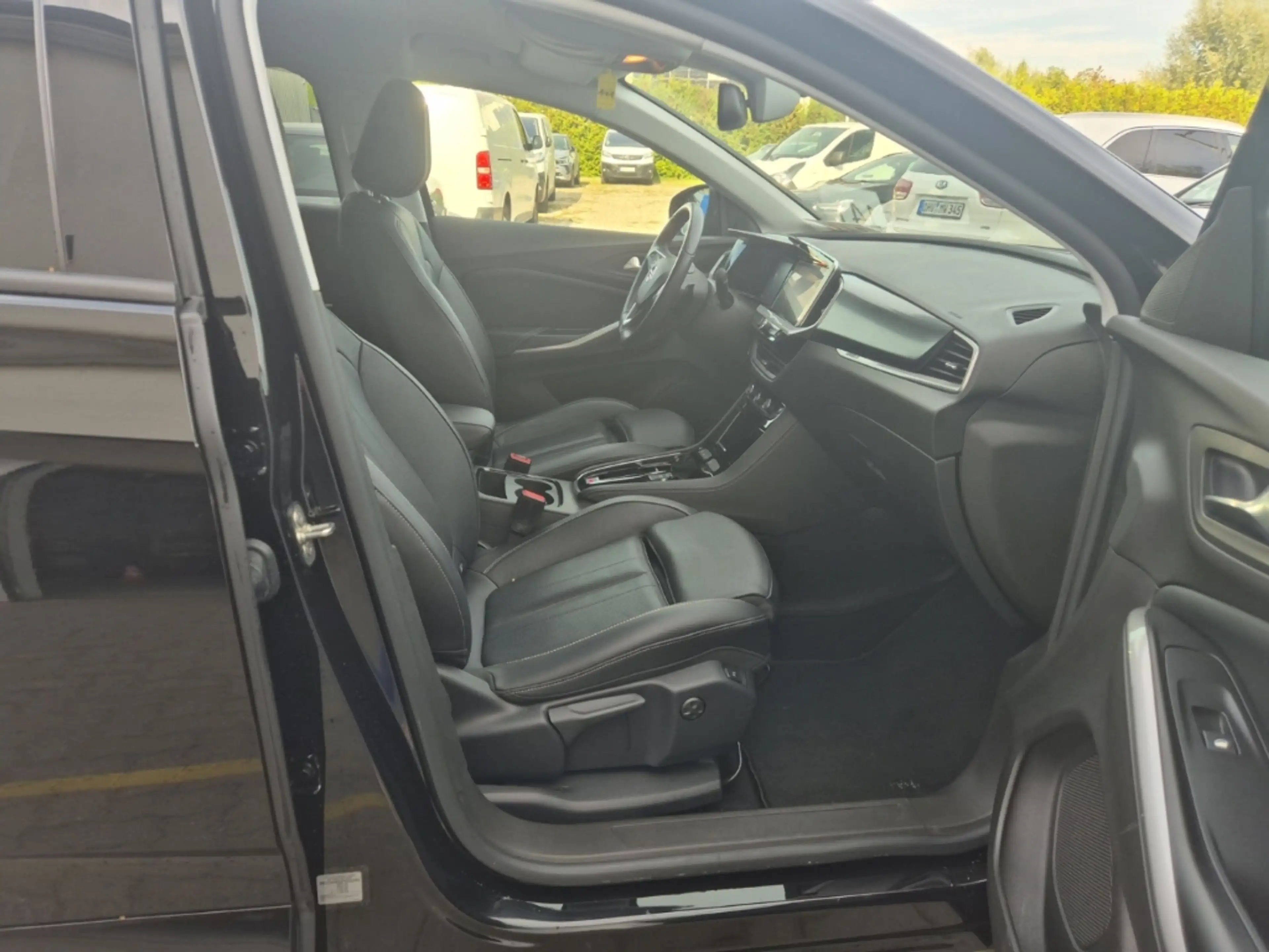 Opel Grandland Elegance 1.2 Turbo,TWW,Multimedia,SHZ,FsHZ — photo 12