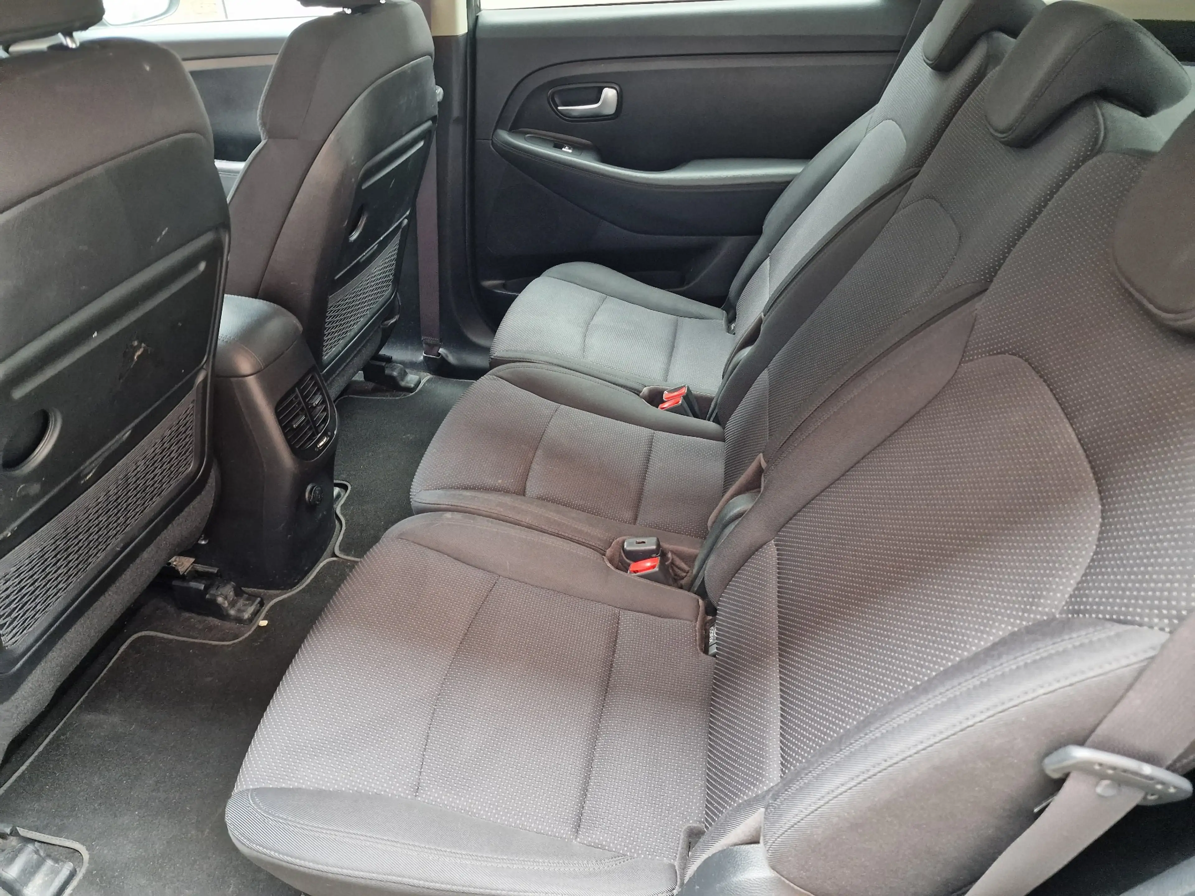 Kia Carens 1.7 CRDI Lounge — photo 12