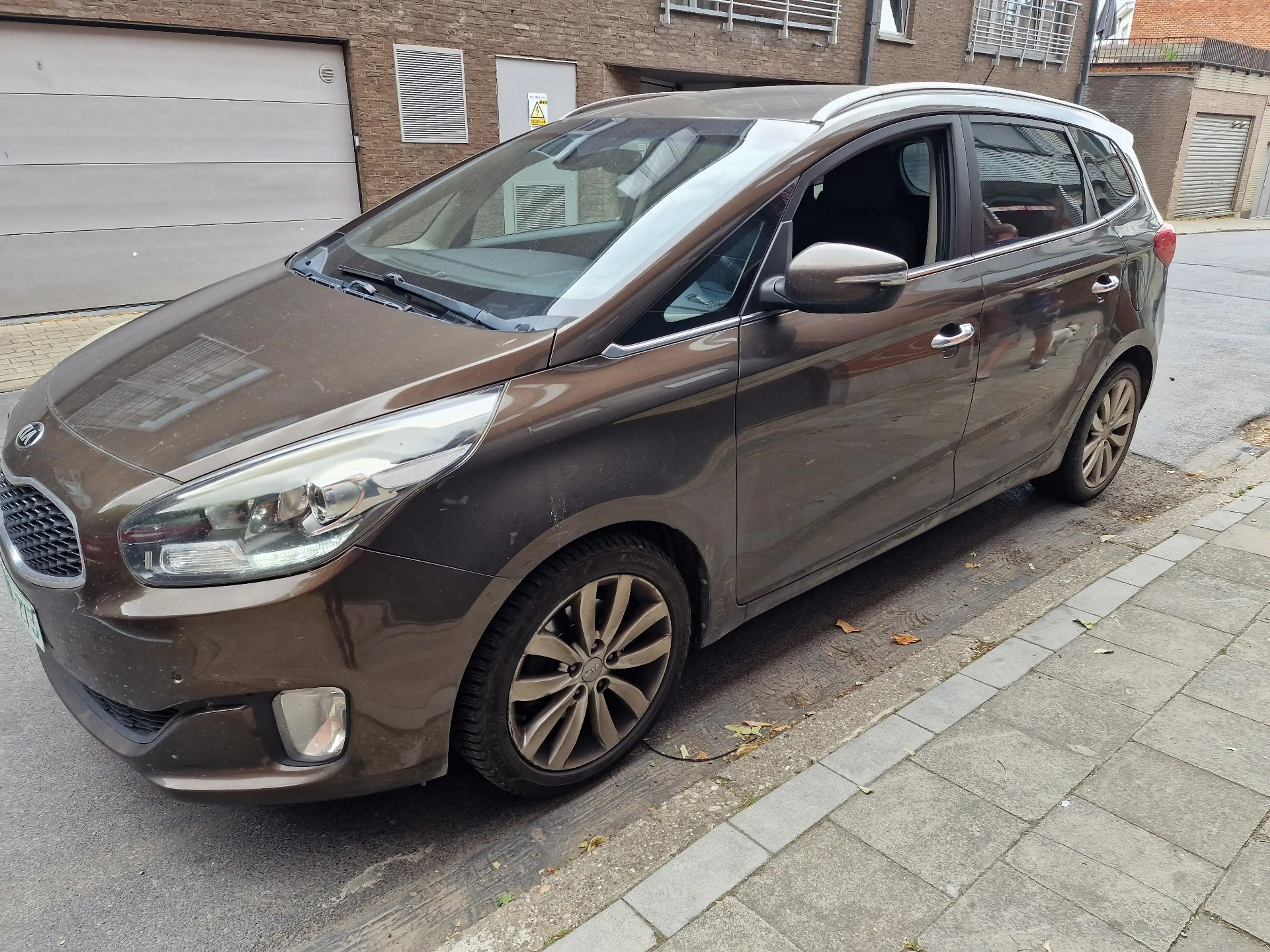 Kia Carens 1.7 CRDI Lounge — photo 4