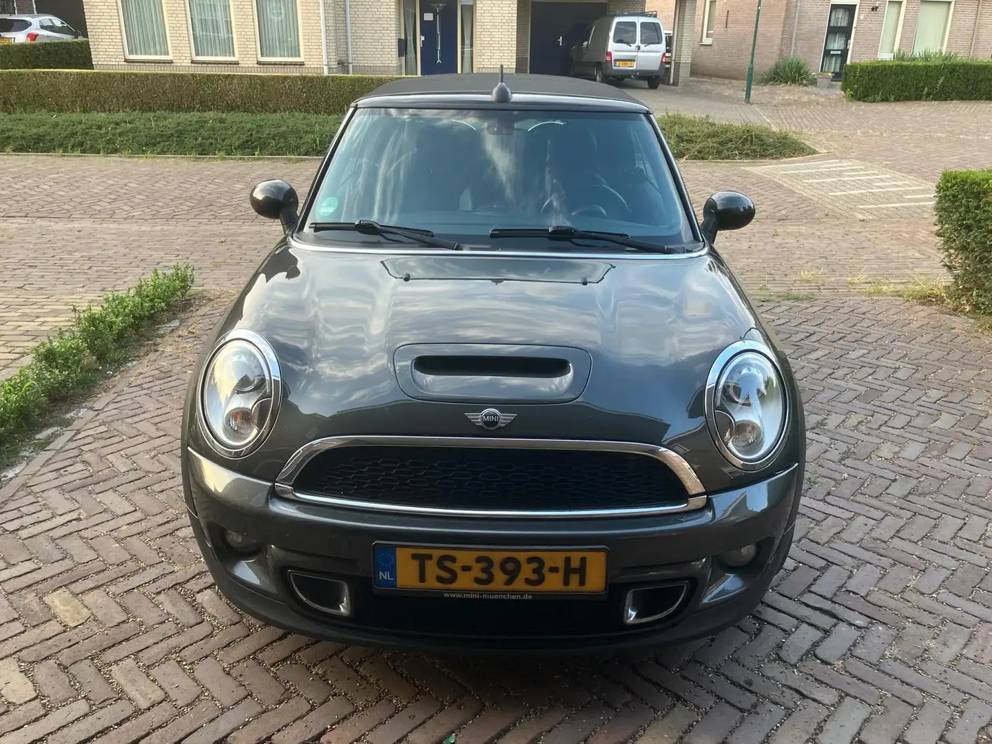 MINI Cooper S Cabrio Cooper 1.6 S Chili/Eclipse Grey/Harman/Leder Grijs - 1