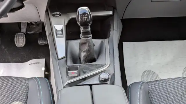 Peugeot 308 view 6