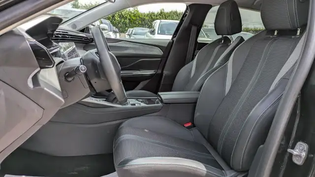 Peugeot 308 view 7