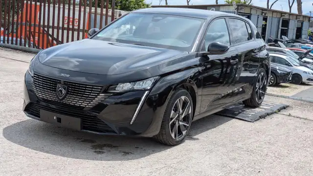 Peugeot 308 view 2