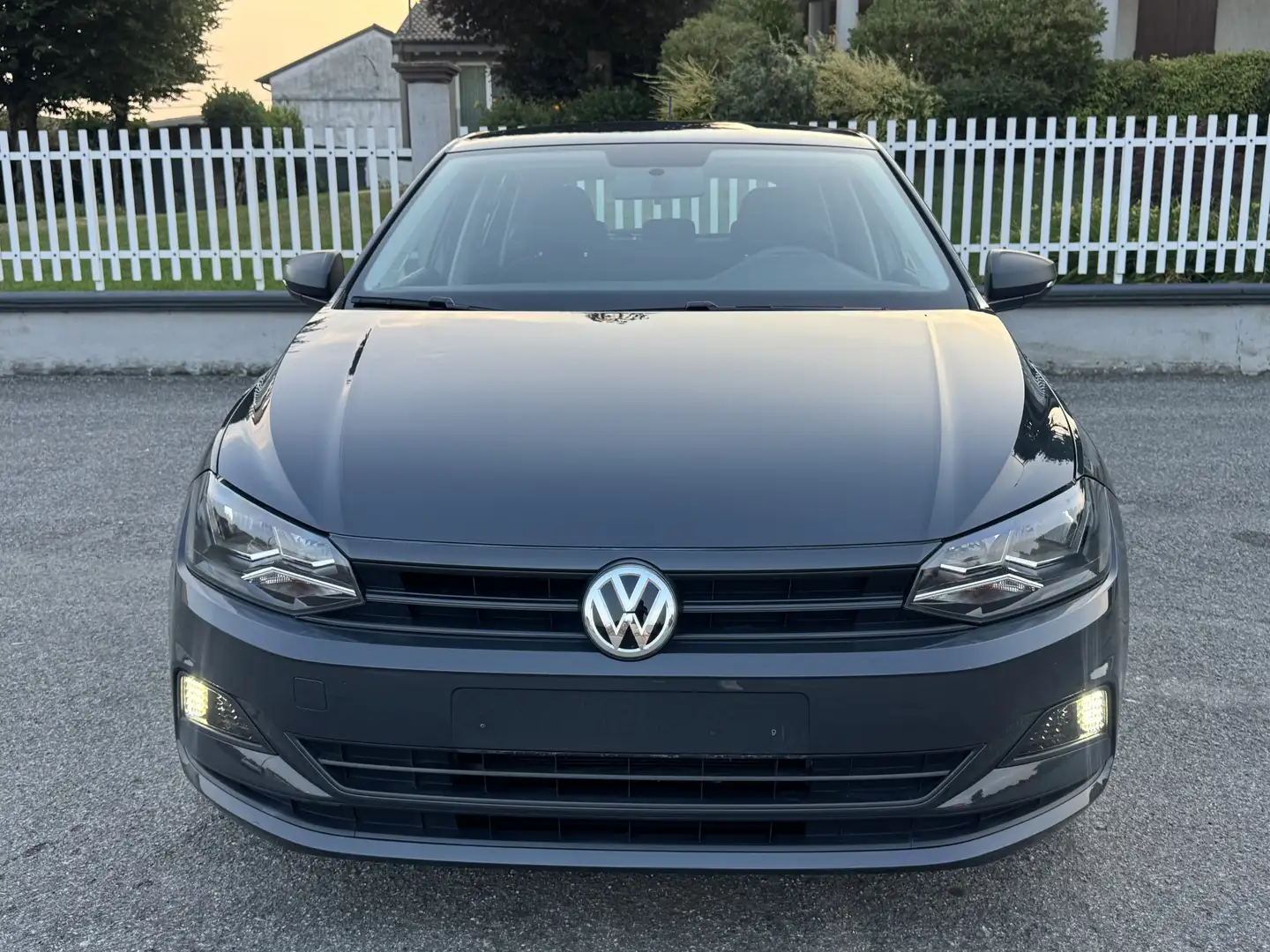 Volkswagen Polo 5p 1.0 mpi Comfortline 65cv Gris - 2