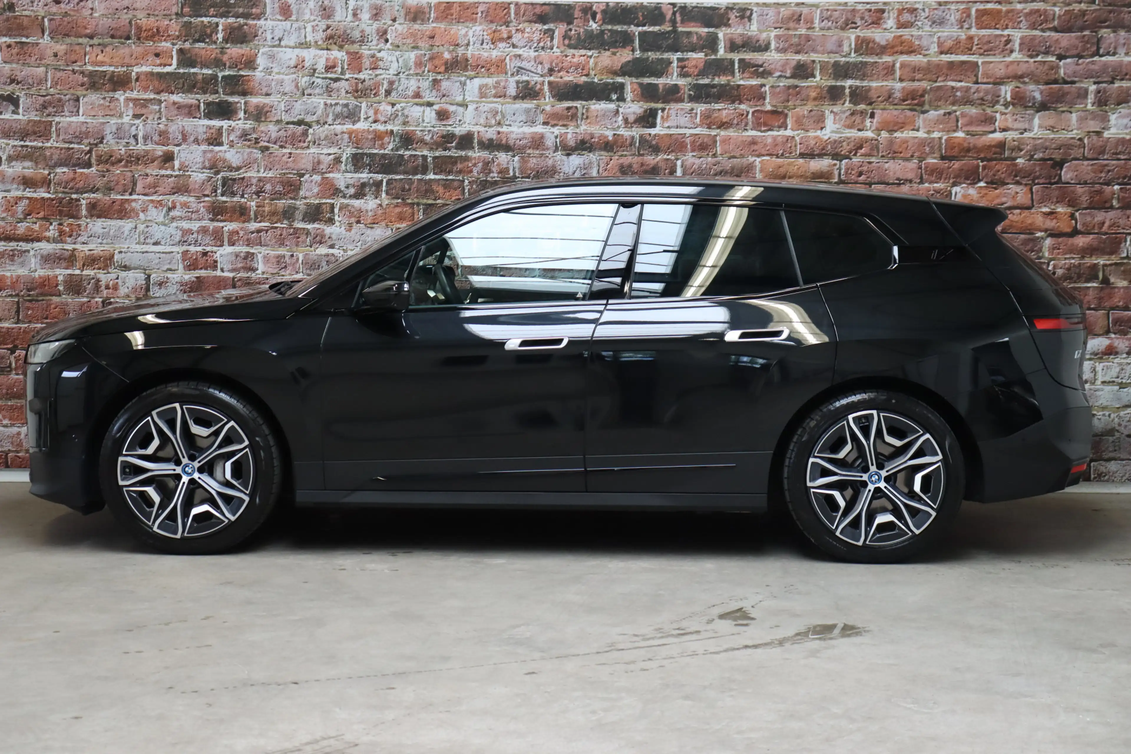 BMW iX xDrive40 High Executive 77 kWh / Driving Assistant — photo 3