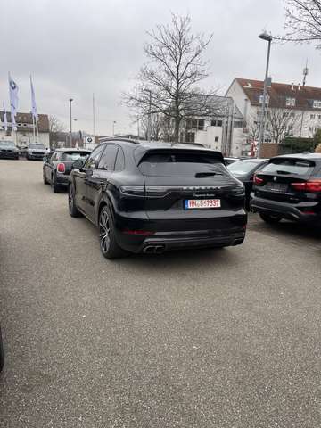 Imagine Porsche Cayenne Turbo Tiptronic S v8 soft close