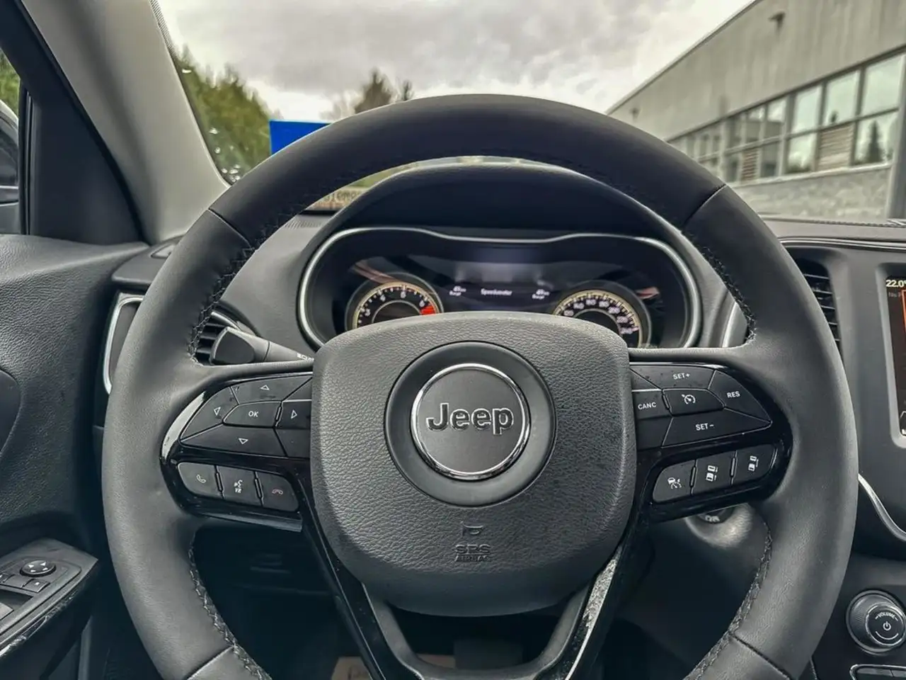 Jeep Cherokee снимка Jeep Cherokee