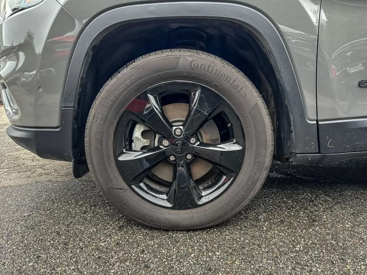 Jeep Cherokee снимка Jeep Cherokee