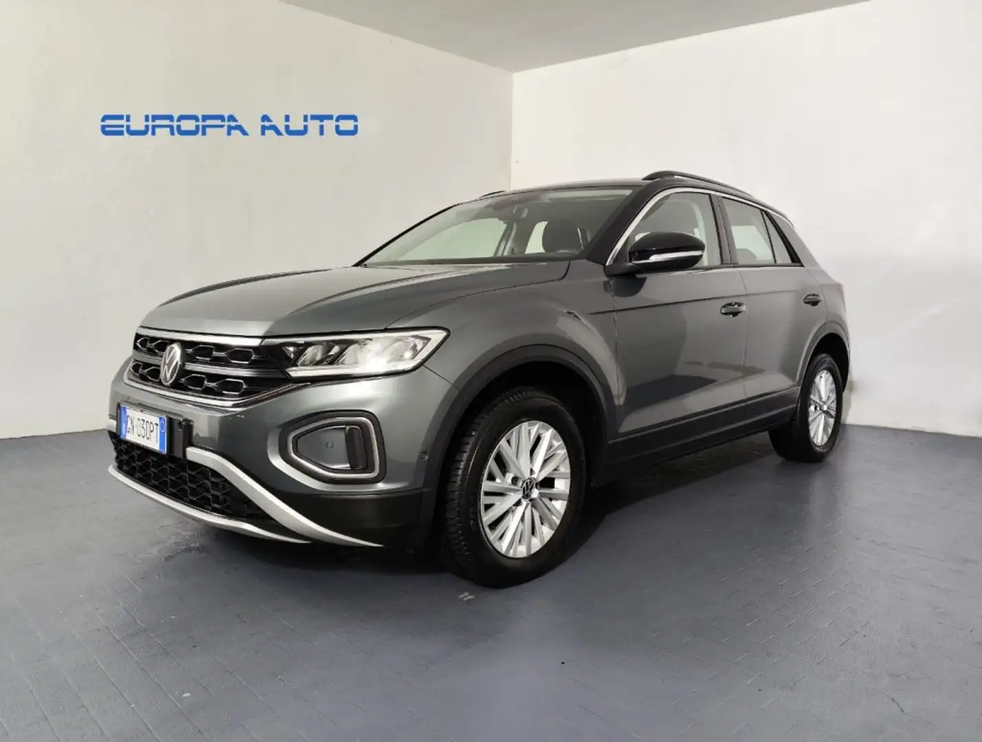 Volkswagen T-Roc 1.5 TSI ACT DSG Life Grigio - 2