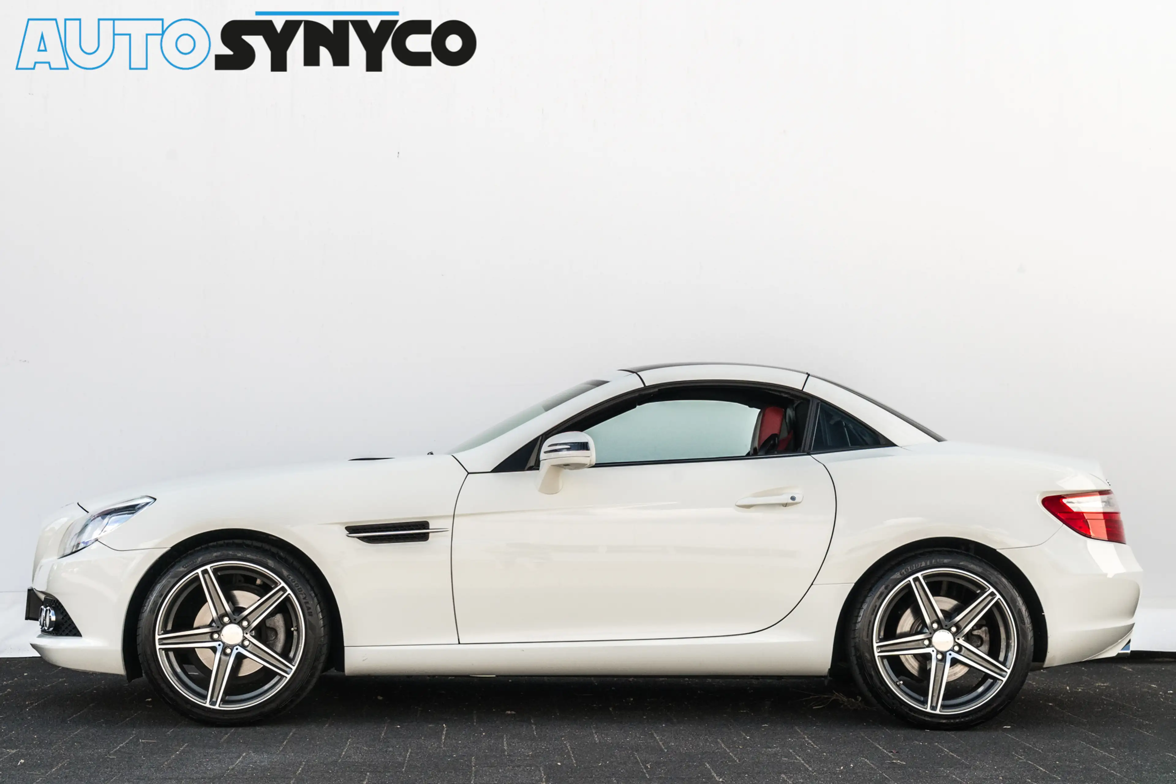 Mercedes-Benz SLK 200 184 PK Automaat | Leder | Panoramadak | 18 inch LM — photo 2