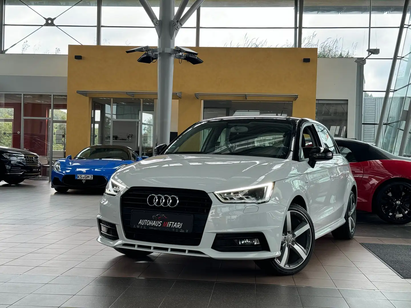 Audi A1 1.4 TFSI Sportback S line MMI Navi Xenon 17" Weiß - 1