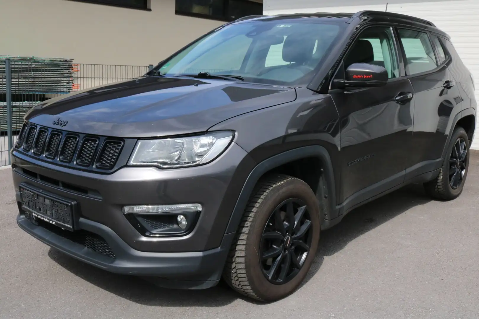 Jeep Compass 2,0 MultiJet II AWD Longitude Grau - 1
