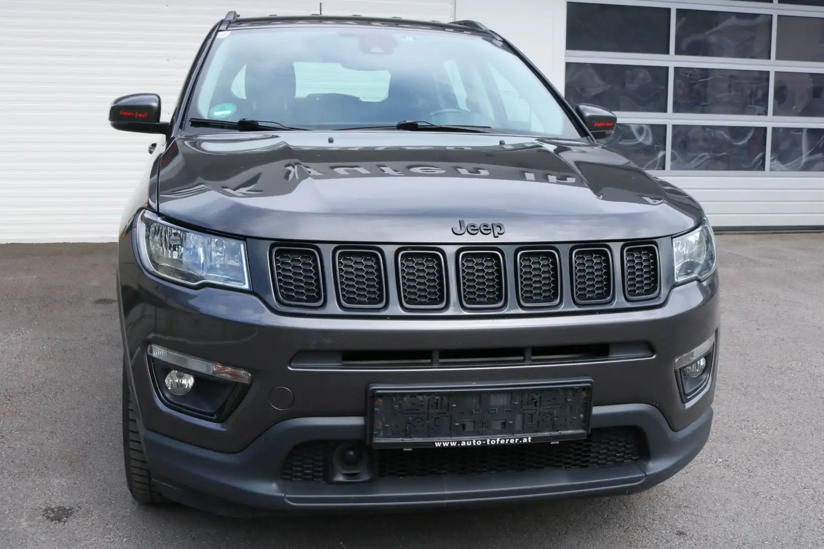 Jeep Compass 2,0 MultiJet II AWD Longitude Grau - 2